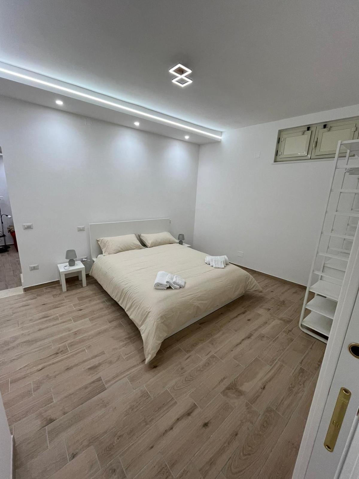 Ugaria Apartment Torre Annunziata Bagian luar foto